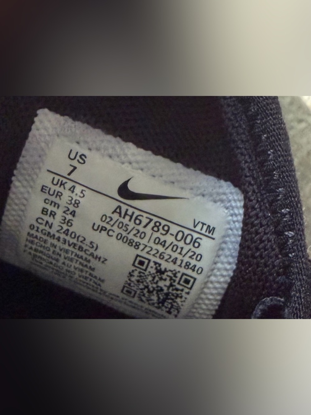 Nike Air Max 270 Triple Black Athletic Shoes - Picture 6 of 6